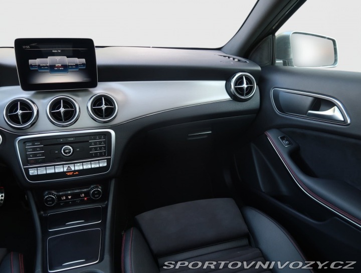 Mercedes-Benz Ostatní modely GLA AMG line GLA 220 4MATIC 2018