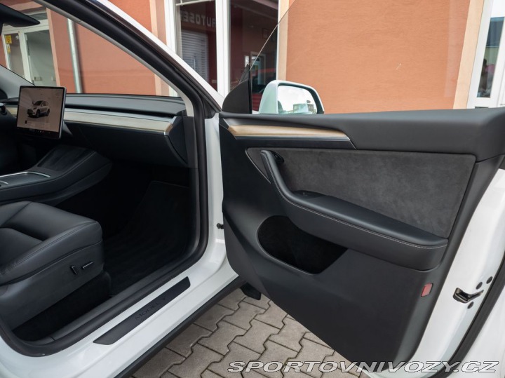 Tesla Model Y Standard Plus RWD 220kW S 2023