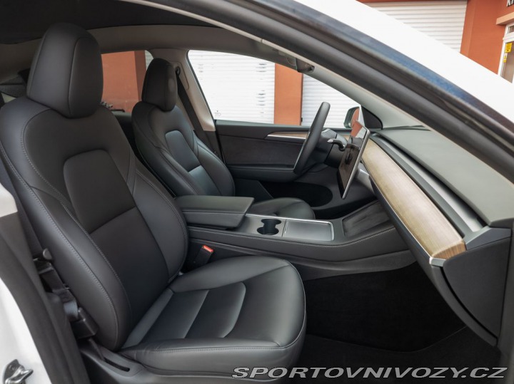 Tesla Model Y Standard Plus RWD 220kW S 2023