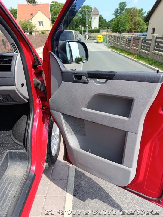 Volkswagen Ostatní modely Transporter 2,0   T5.1 LONG 2.0TDI 10 2010