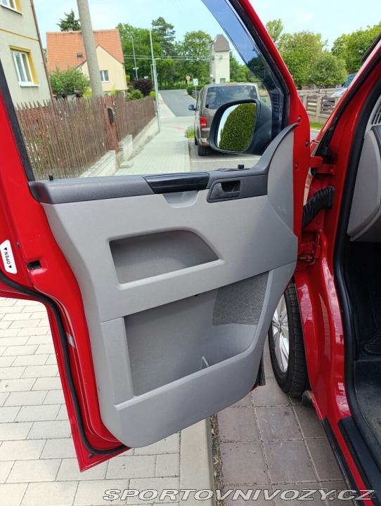 Volkswagen Ostatní modely Transporter 2,0   T5.1 LONG 2.0TDI 10 2010