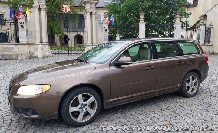 Volvo V70 2,4   D5, 2013, po STK 2013