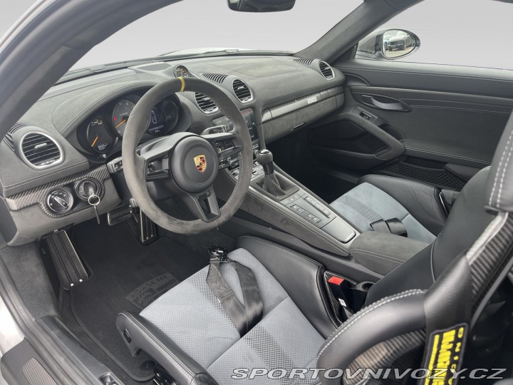 Porsche Cayman GT4 RS 2024