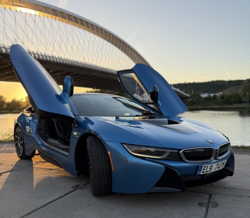 BMW i8