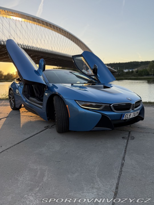 BMW i8  1800