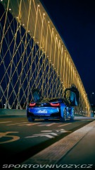 BMW i8  1800