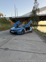 BMW i8  1800