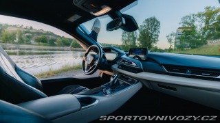 BMW i8  1800