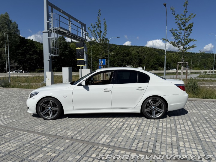 BMW 5 540i V8 JEDINEČNÝ STAV 2008