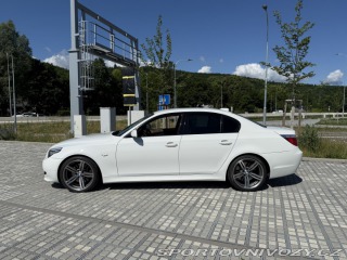 BMW 5 540i V8 JEDINEČNÝ STAV 2008