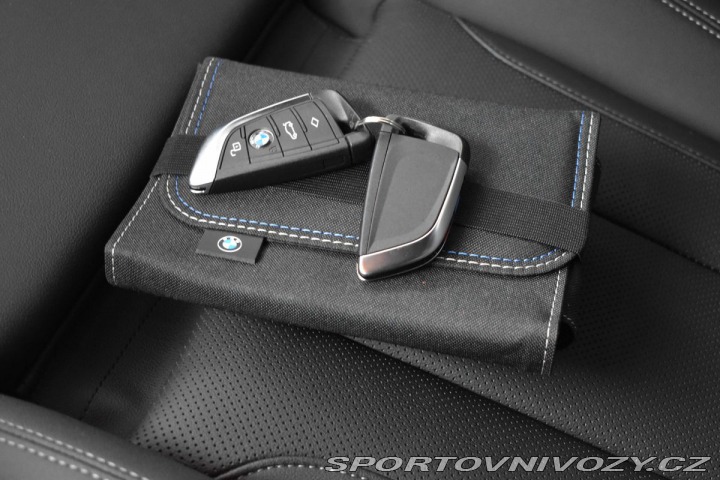 BMW 4 420d xD*///M*ZÁRUKA*360*Č 2024