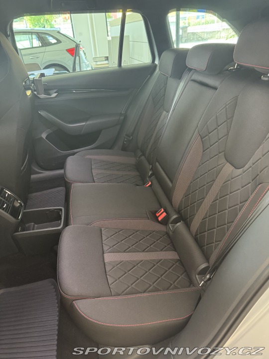 Škoda Octavia RS  2025