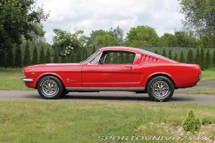 Ford Mustang Fastback 289 V8 renovace 1966