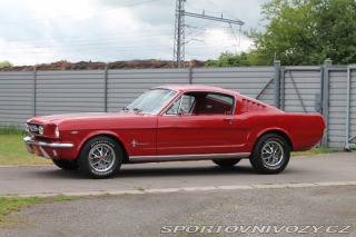 Ford Mustang Fastback 289 V8 renovace 1966
