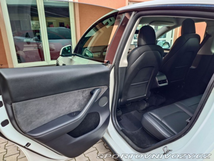 Tesla Model Y  2022
