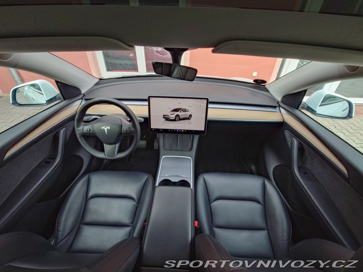 Tesla Model Y  2022