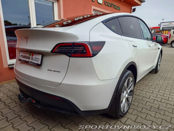 Tesla Model Y  2022
