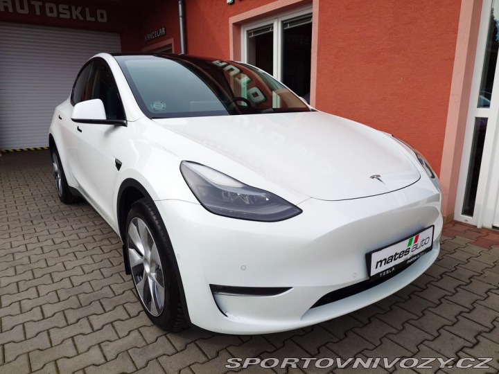 Tesla Model Y  2022