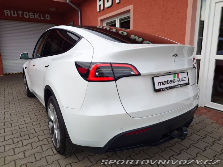 Tesla Model Y  2022