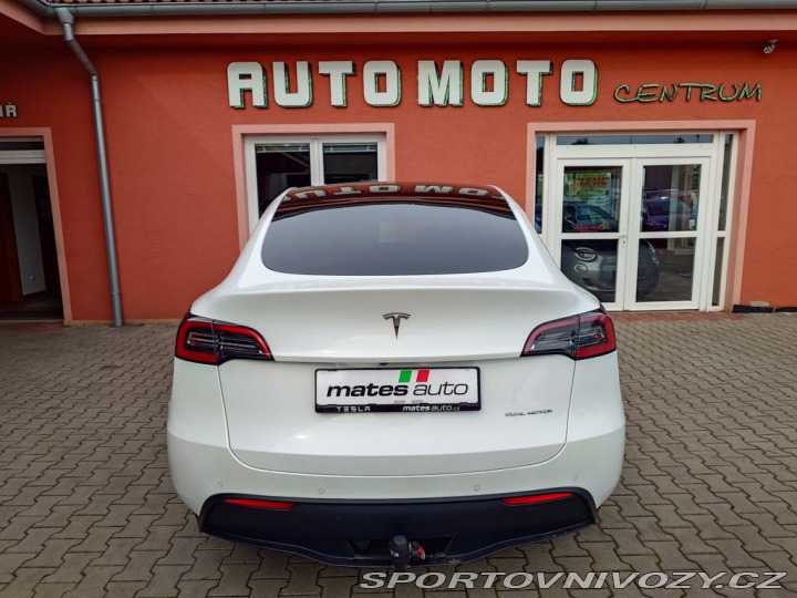 Tesla Model Y  2022