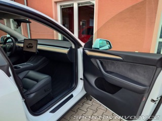 Tesla Model Y  2022