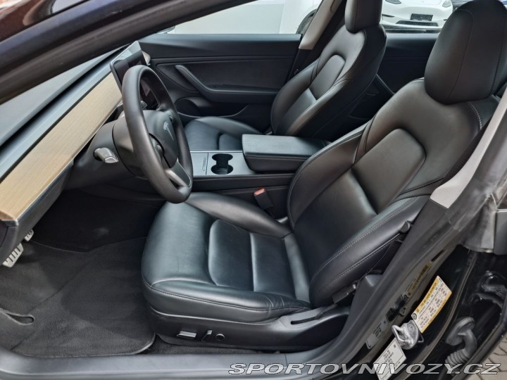 Tesla Model 3  2021