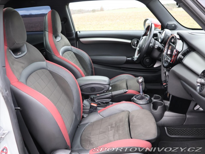 Mini Cooper 2,0 JCW 170kW H&K Chi 2016