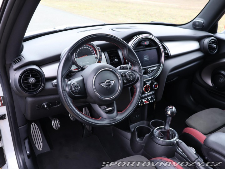 Mini Cooper 2,0 JCW 170kW H&K Chi 2016