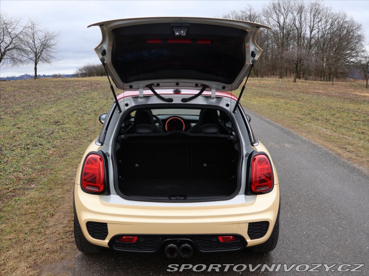 Mini Cooper 2,0 JCW 170kW H&K Chi 2016