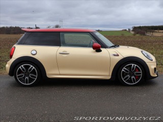 Mini Cooper 2,0 JCW 170kW H&K Chi 2016