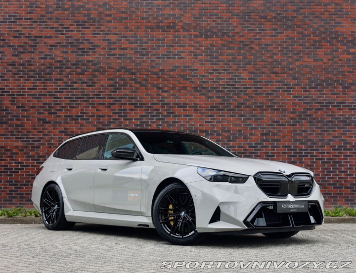 BMW M5 4.4 V8 ehybrid Touring x 2025