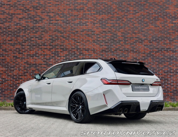 BMW M5 4.4 V8 ehybrid Touring x 2025