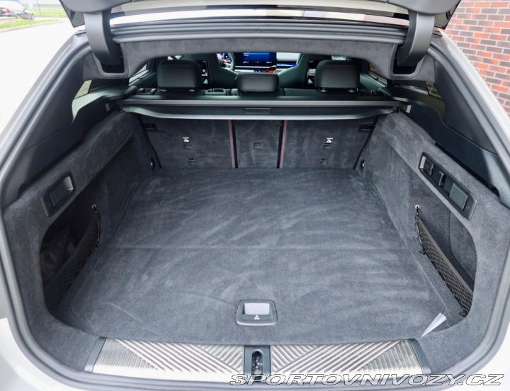 BMW M5 4.4 V8 ehybrid Touring x 2025