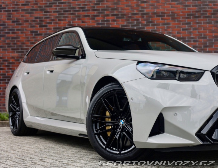 BMW M5 4.4 V8 ehybrid Touring x 2025