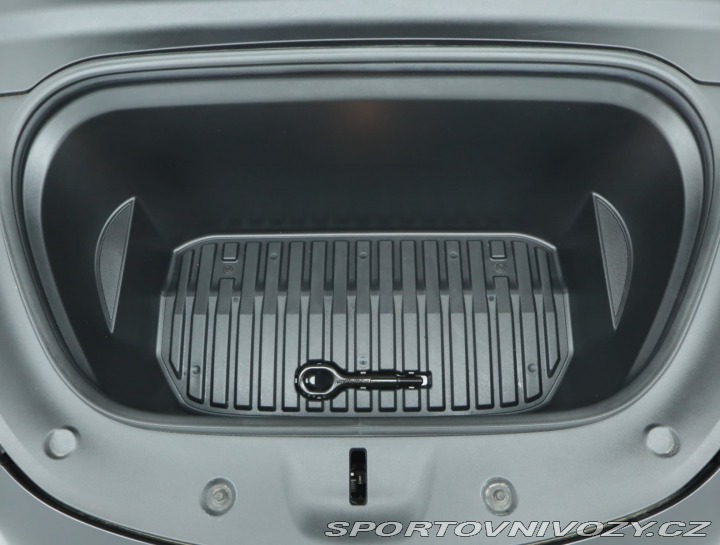 Tesla Model Y . Long Range AWD 79kWh 2022