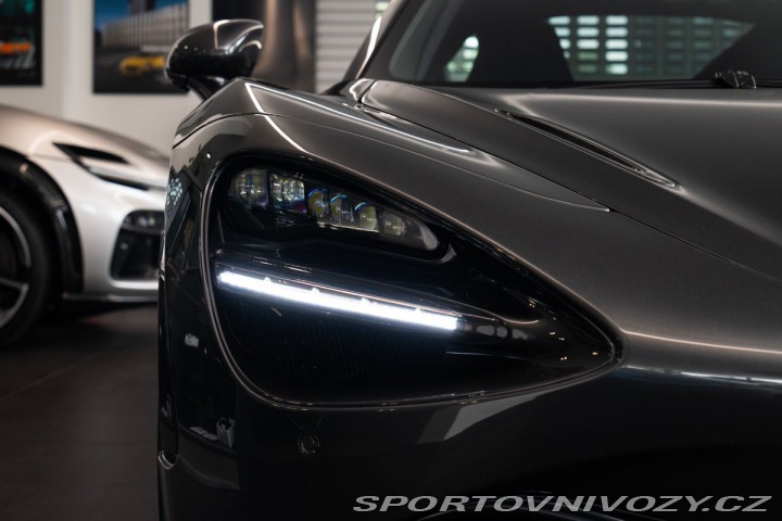 McLaren 720S 2022