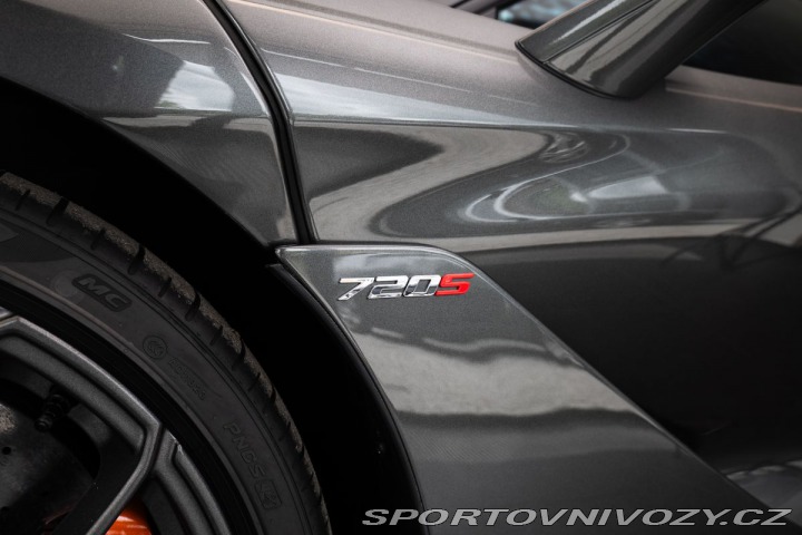 McLaren 720S 2022
