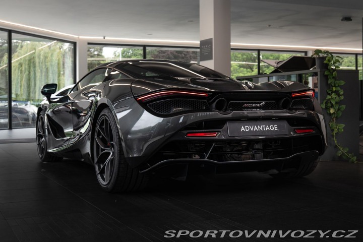 McLaren 720S 2022