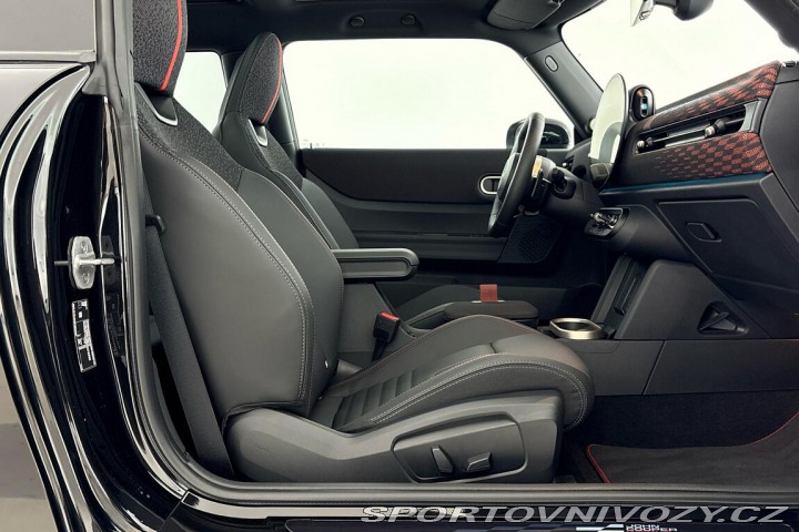 Mini Cooper 3dvéř. John Cooper Works 2025
