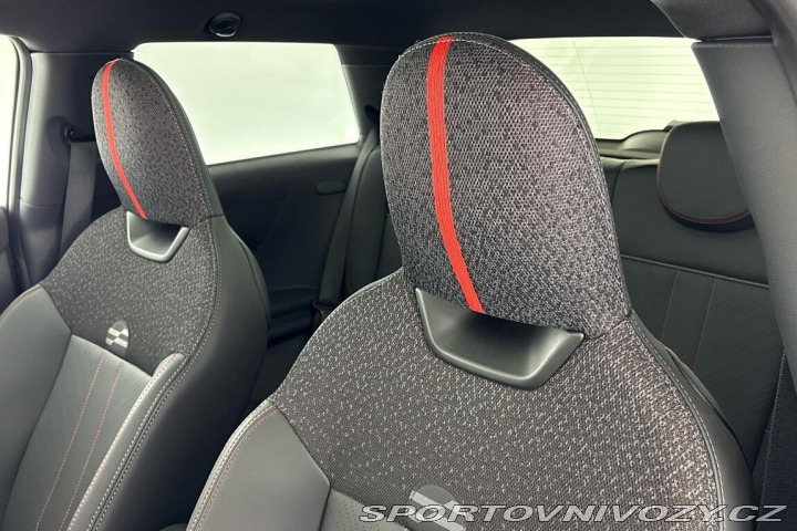 Mini Cooper 3dvéř. John Cooper Works 2025