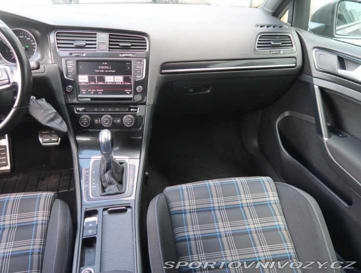 Volkswagen Golf GTE 2015