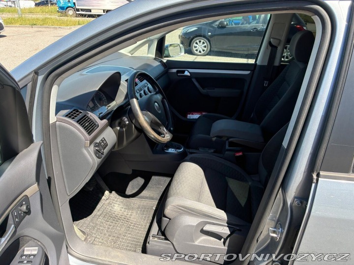 Volkswagen Ostatní modely Touran 2,0 TDI 103kw DSG rv.20 2010