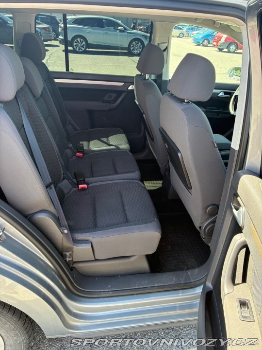 Volkswagen Ostatní modely Touran 2,0 TDI 103kw DSG rv.20 2010