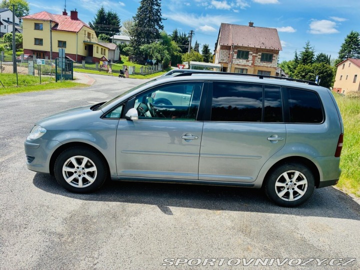 Volkswagen Ostatní modely Touran 2,0 TDI 103kw DSG rv.20 2010