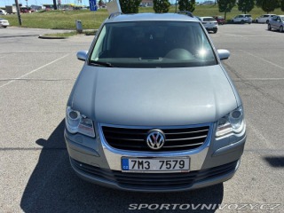 Volkswagen Ostatní modely Touran 2,0   TDI 103kw DSG rv.20 2010