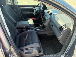 Volkswagen Ostatní modely Touran 2,0   TDI 103kw DSG rv.20 2010