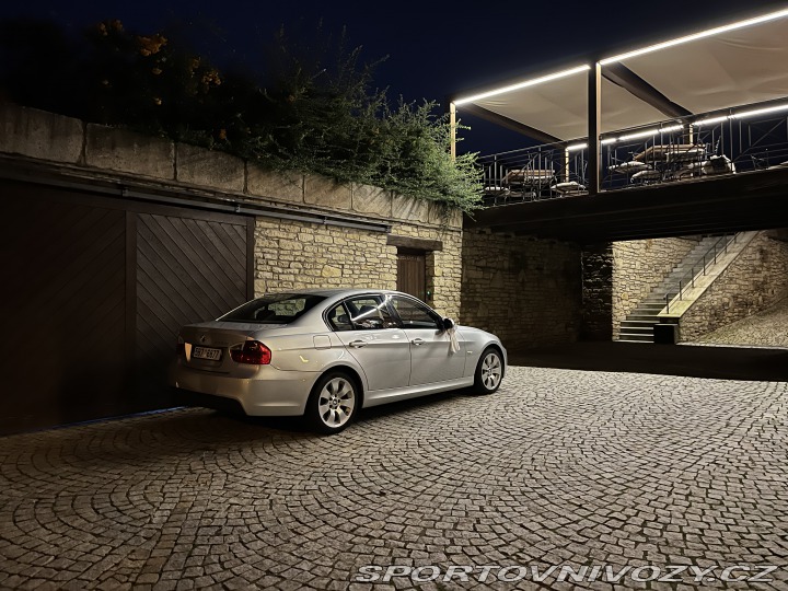 BMW 3 E90 330xi 2008