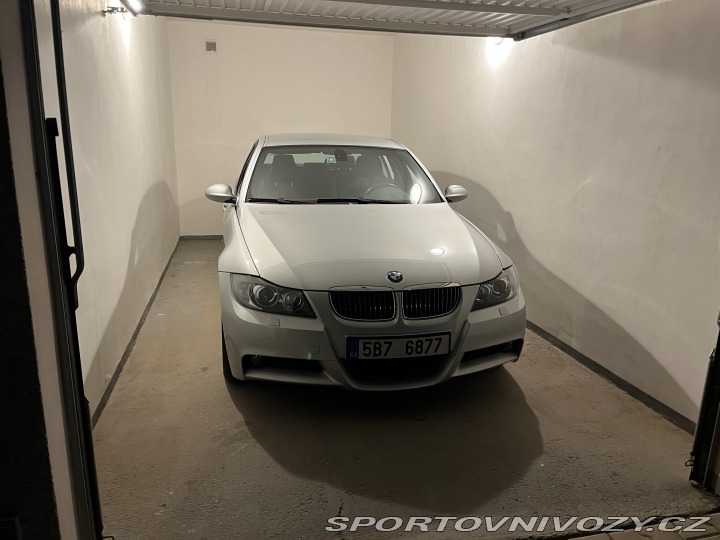 BMW 3 E90 330xi 2008