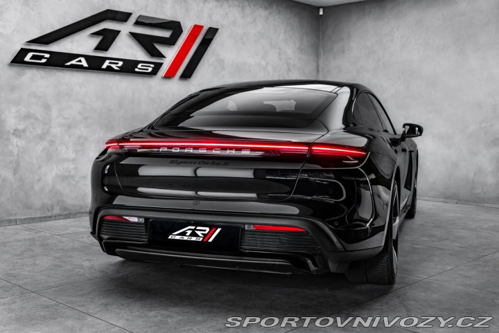 Porsche Taycan Turbo S Keramiky Pano 360 2020