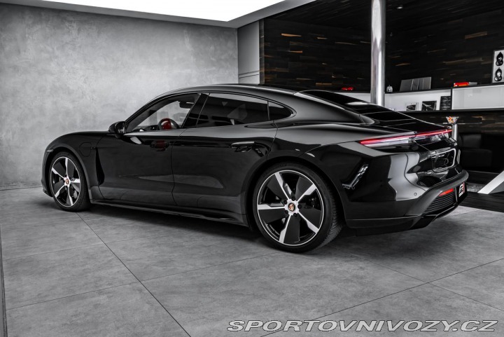 Porsche Taycan Turbo S Keramiky Pano 360 2020